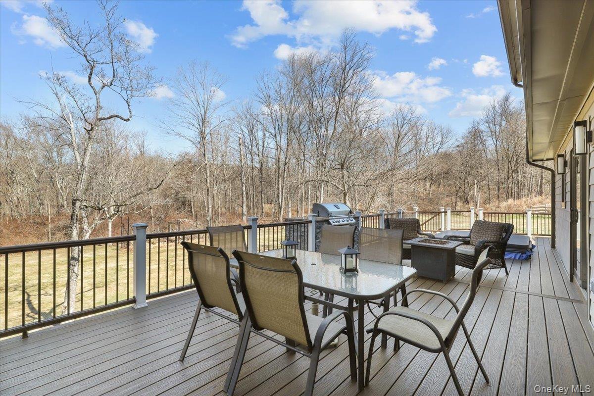 9 Comanche Court, Katonah, NY 10536