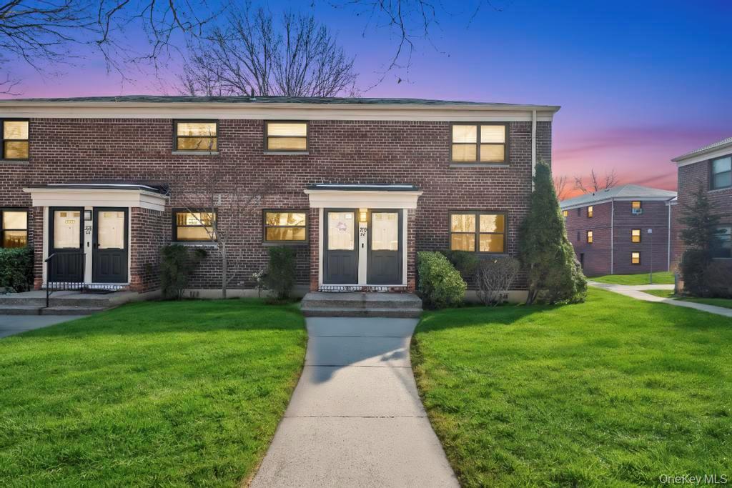 220-44 73rd Avenue # 26A1, Oakland Gardens, NY 11364