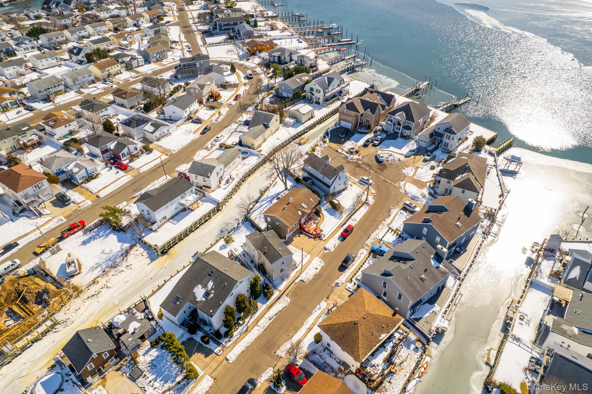 711 S Bayview Avenue, Freeport, NY 11520