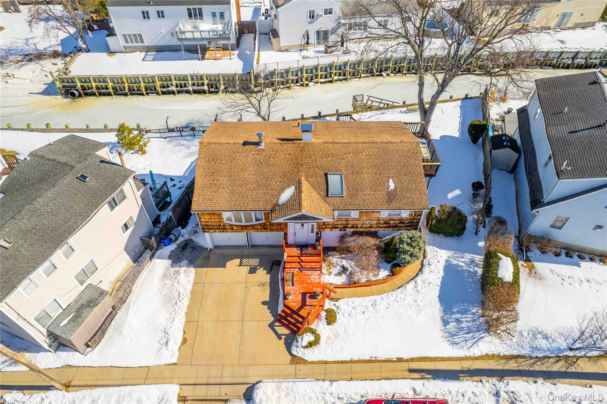 711 S Bayview Avenue, Freeport, NY 11520