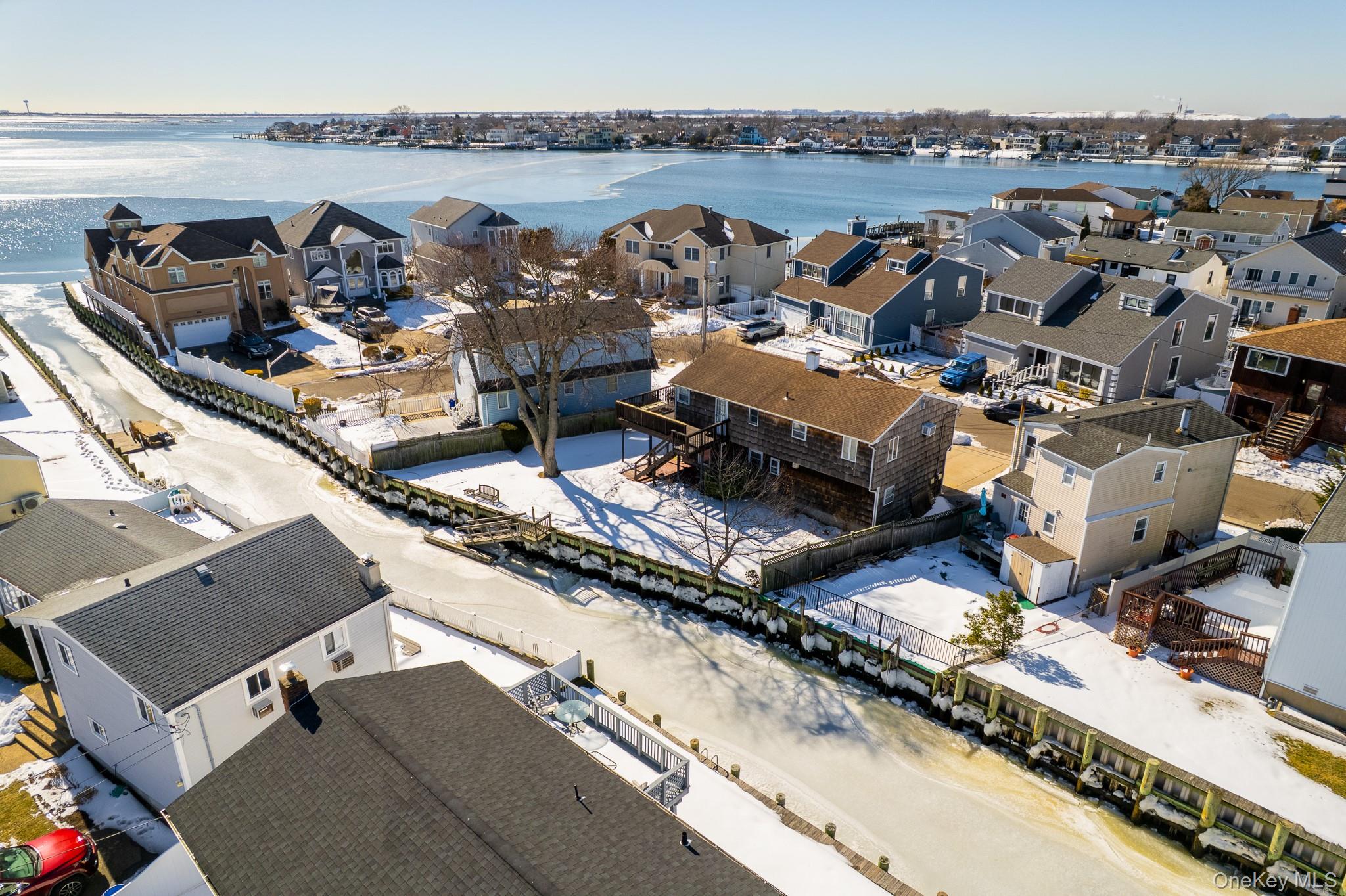 711 S Bayview Avenue, Freeport, NY 11520