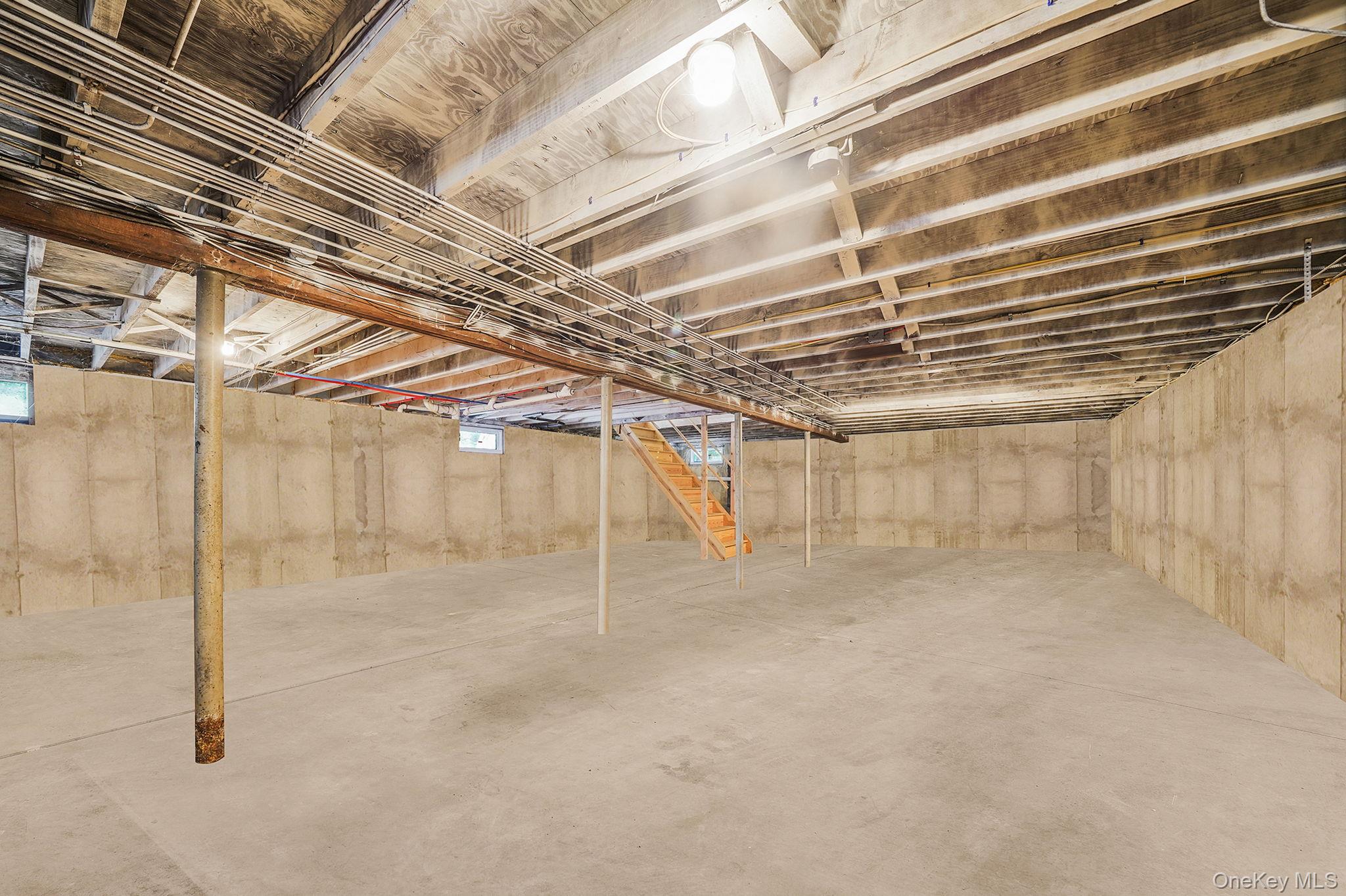 121 Foxdale Lane, Port Jefferson, NY 11777