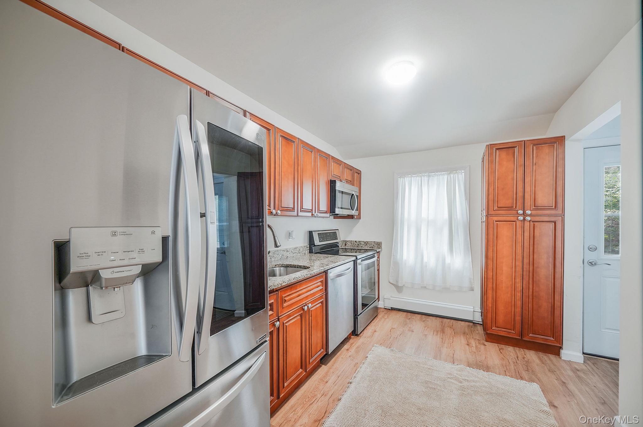 121 Foxdale Lane, Port Jefferson, NY 11777