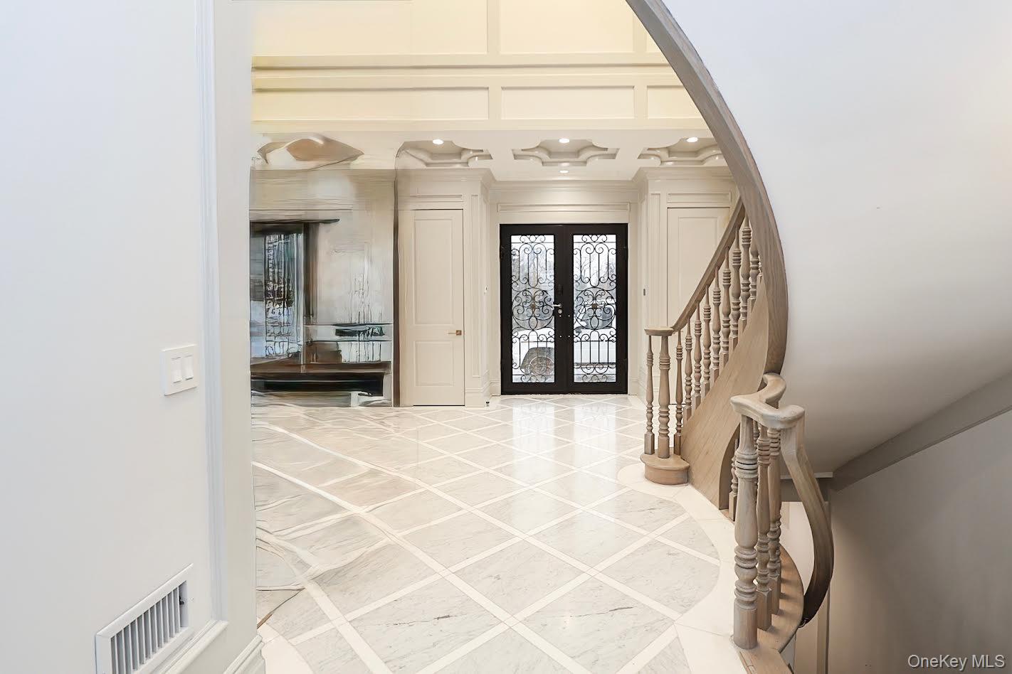 19 Gilbert Road, Great Neck, NY 11024