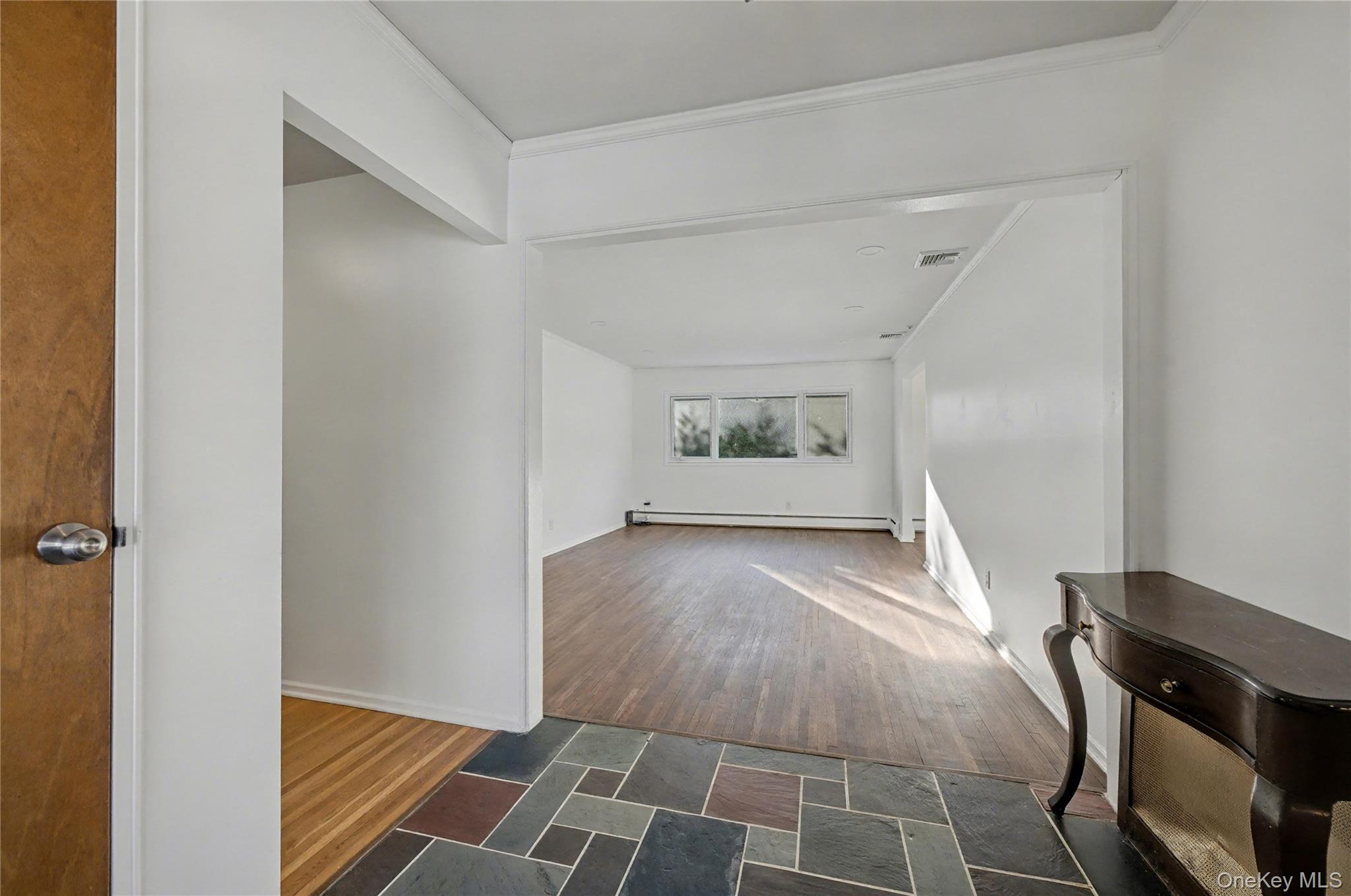 38 Park Drive E, Syosset, NY 11791