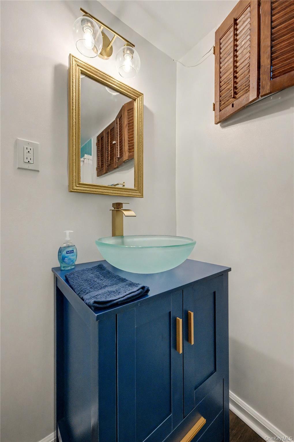 38 Park Drive E, Syosset, NY 11791