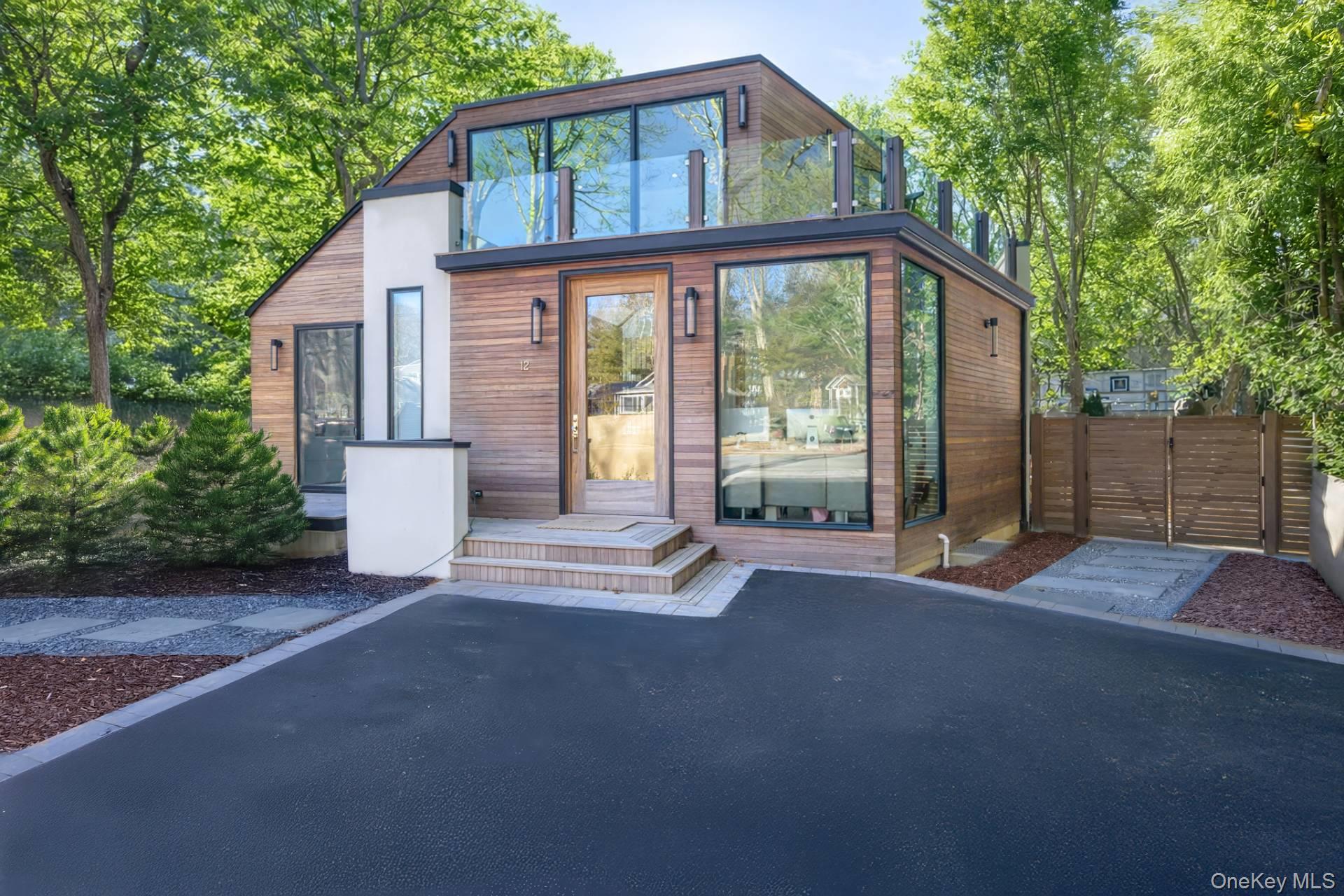 12 Maidstone Park Road, East Hampton, NY 11937