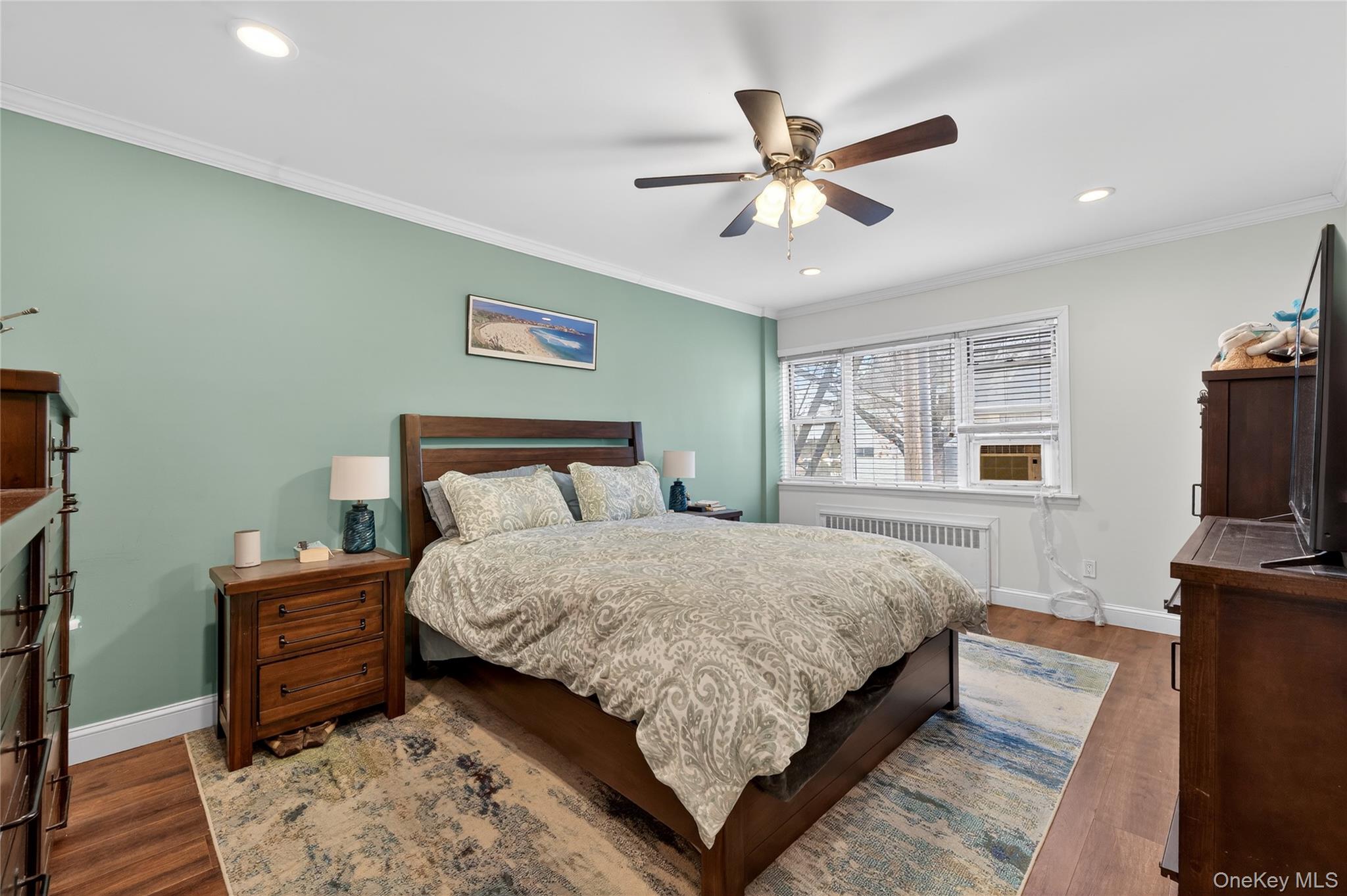 8 Wooleys Lane # Apt B12, Great Neck, NY 11023