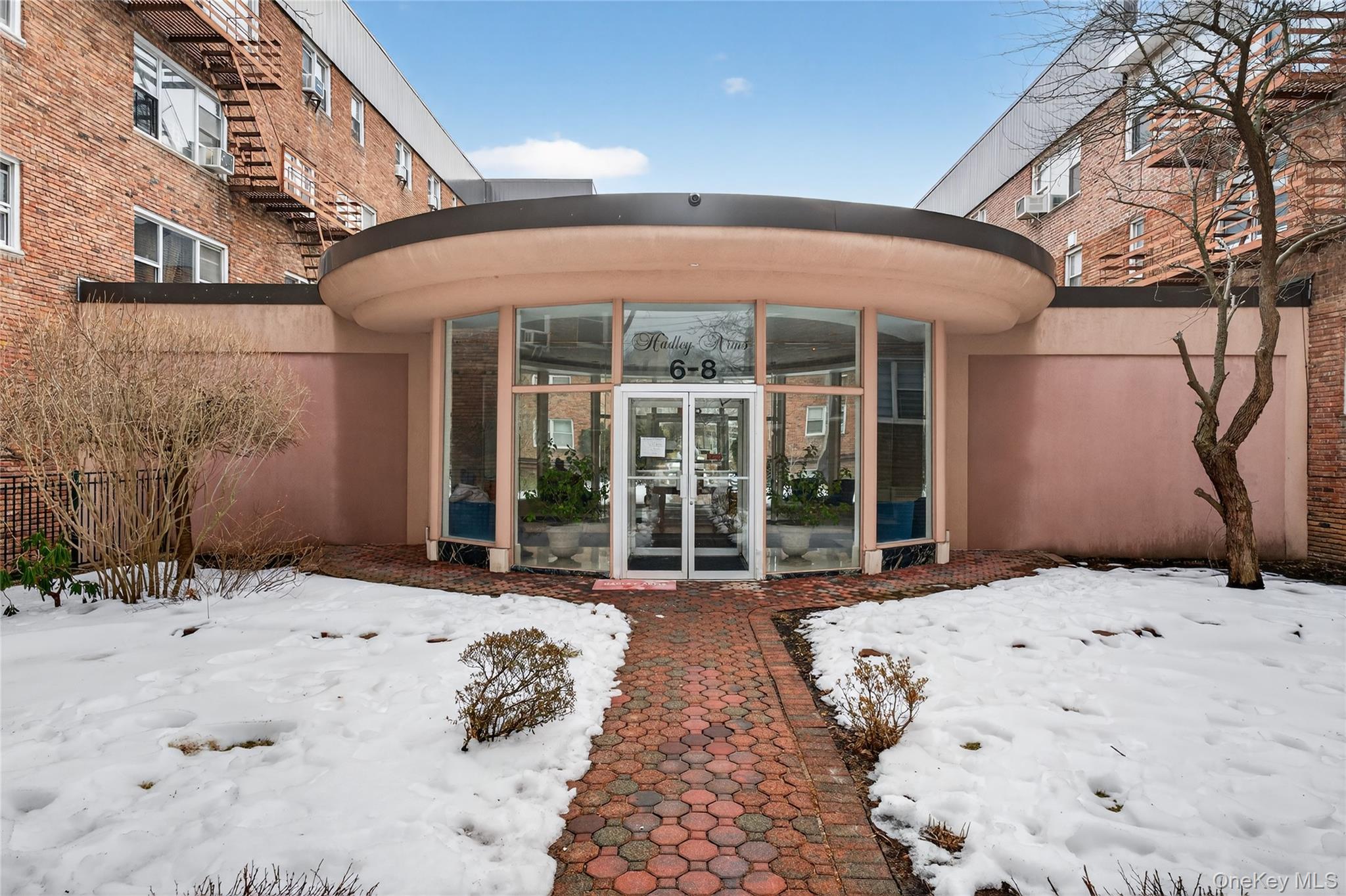 8 Wooleys Lane # Apt B12, Great Neck, NY 11023