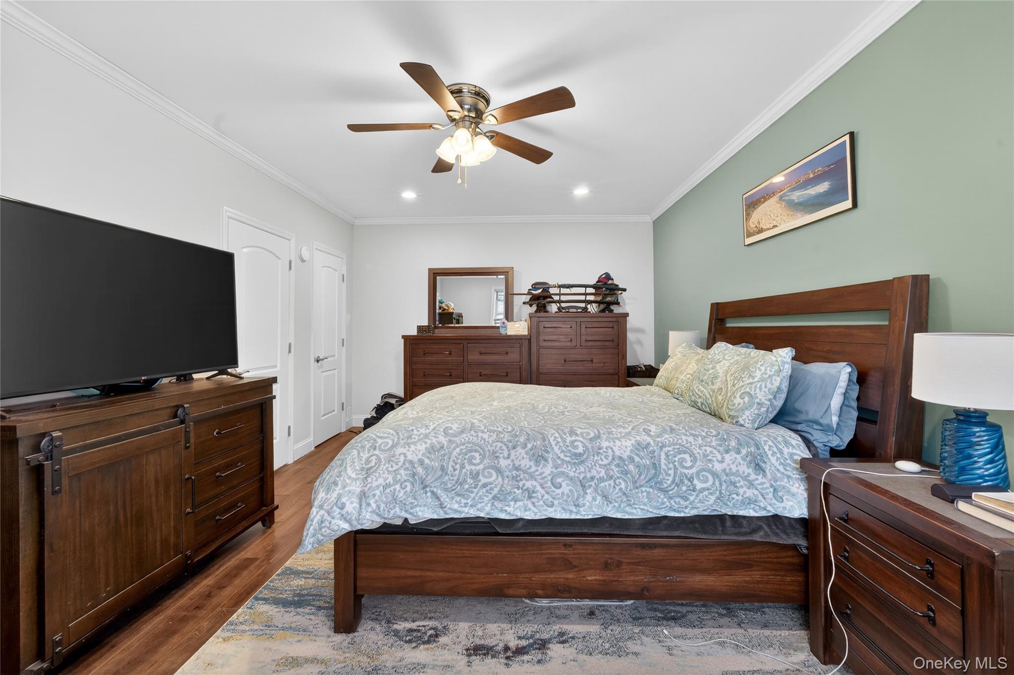 8 Wooleys Lane # Apt B12, Great Neck, NY 11023