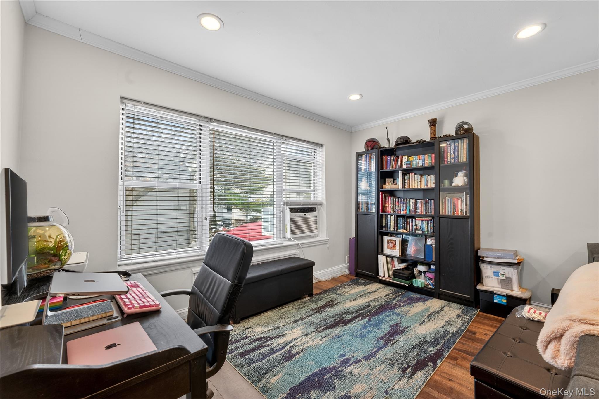 8 Wooleys Lane # Apt B12, Great Neck, NY 11023