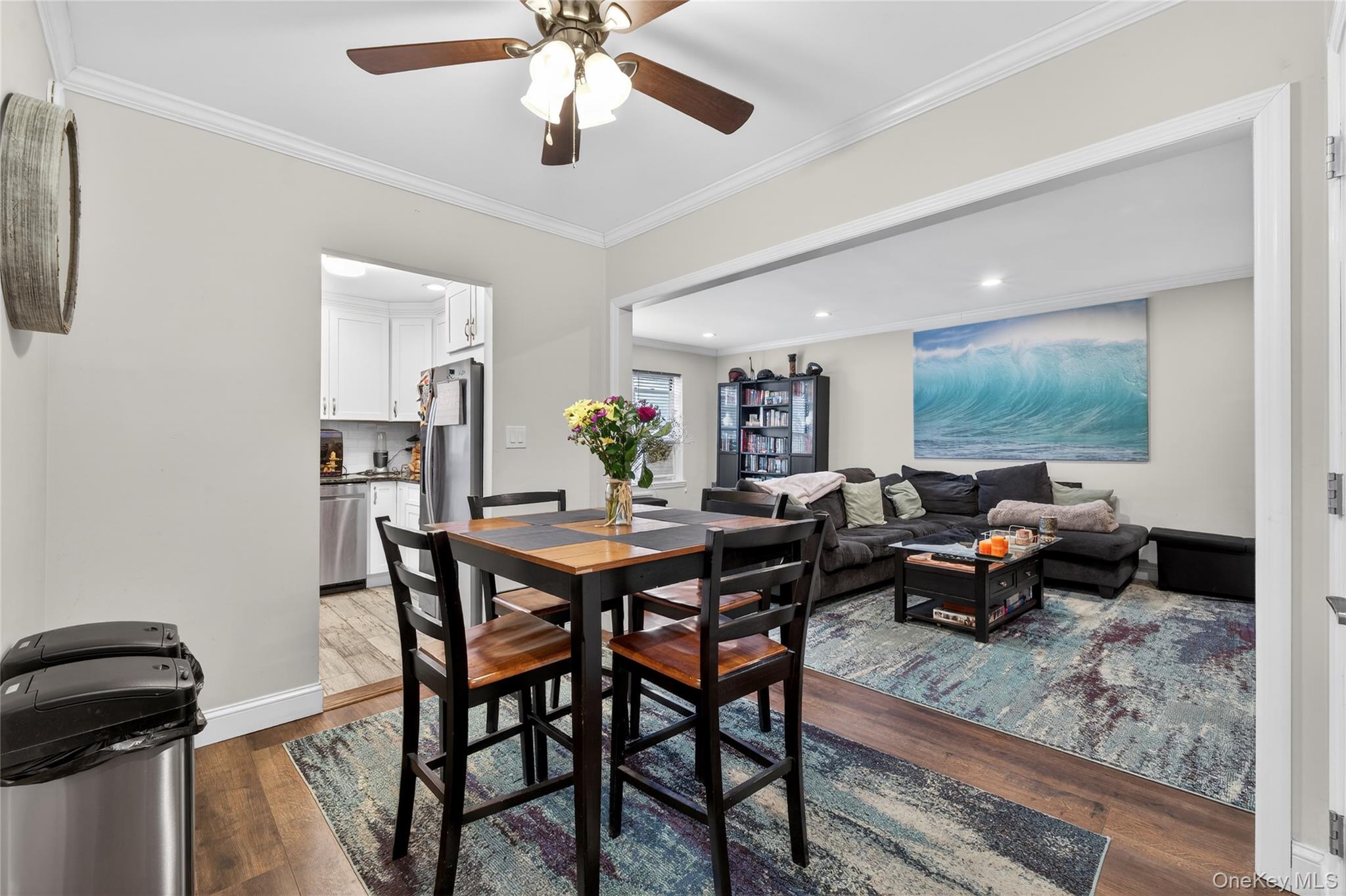 8 Wooleys Lane # Apt B12, Great Neck, NY 11023