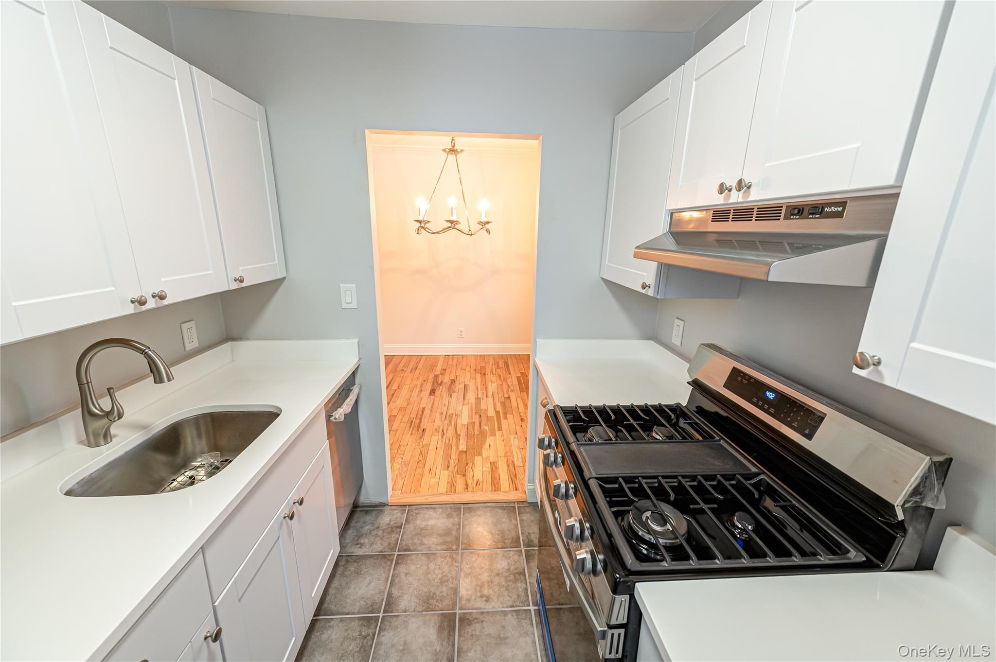 26 Nathan Hale Drive # 75A, Huntington, NY 11743