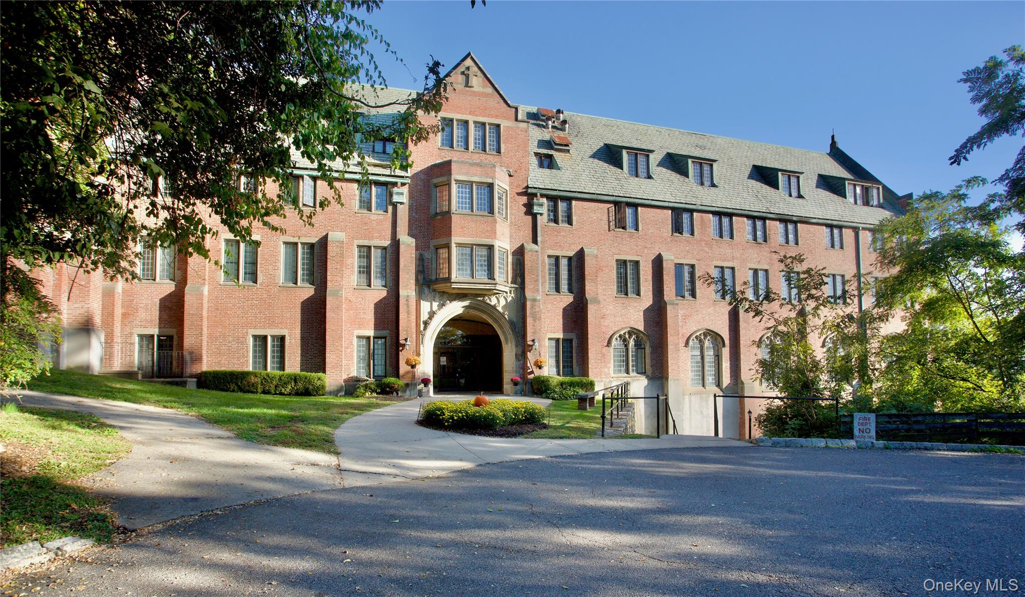 403 Chateau Rive # 403, Peekskill, NY 10566