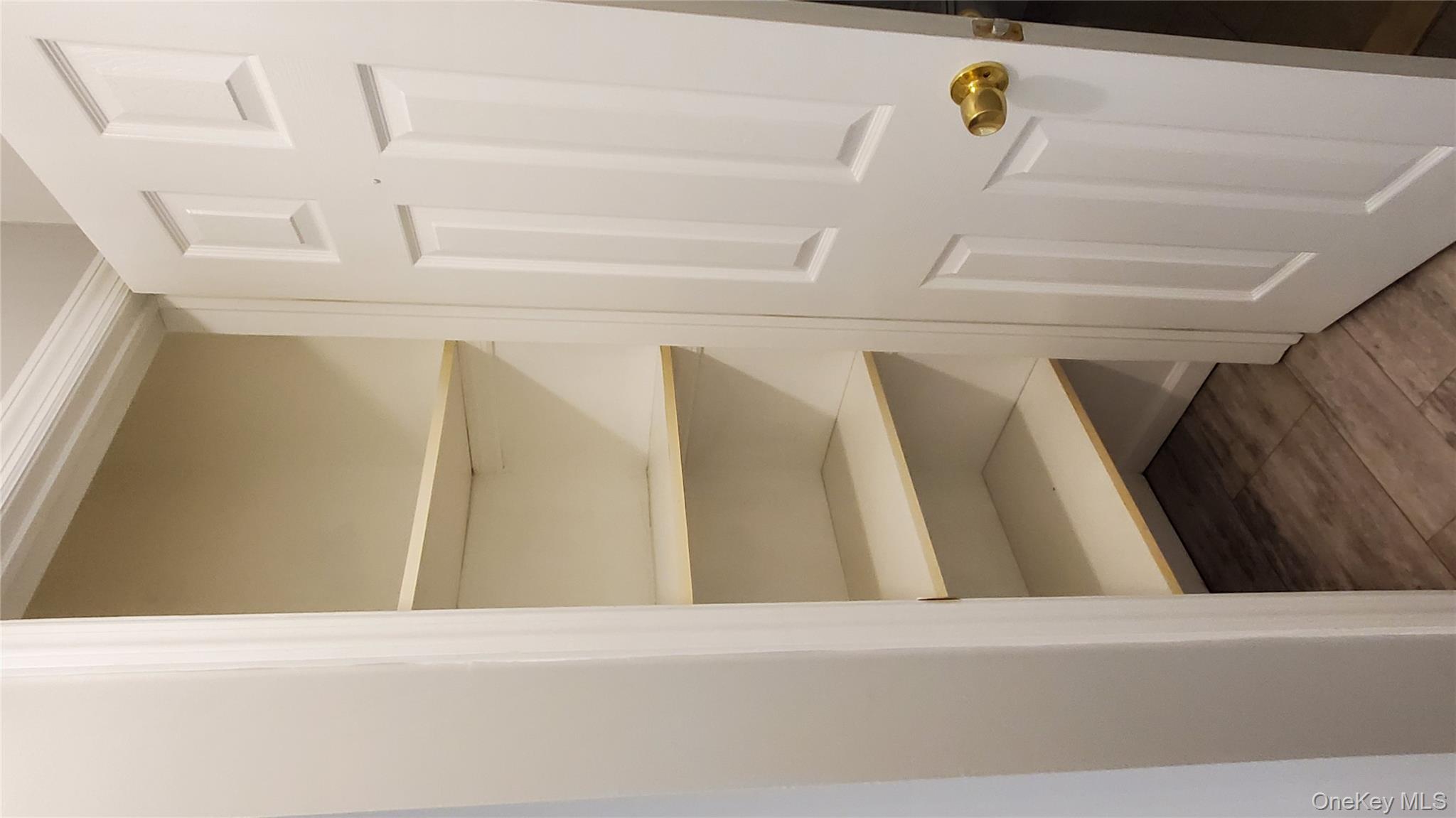 11 Idaho # 11, Coram, NY 11727