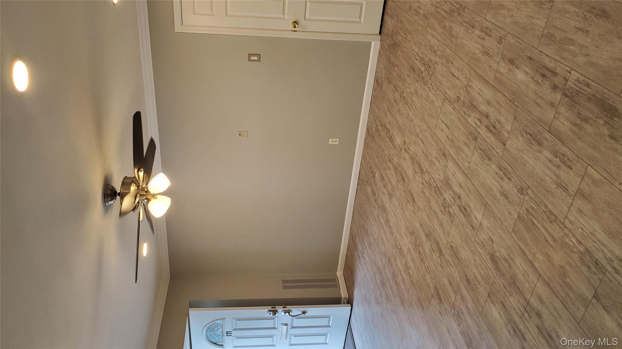 11 Idaho # 11, Coram, NY 11727