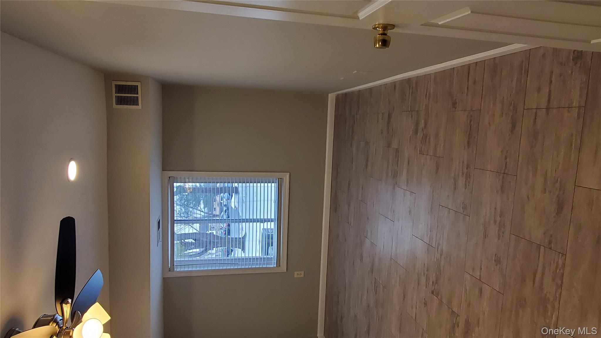 11 Idaho # 11, Coram, NY 11727