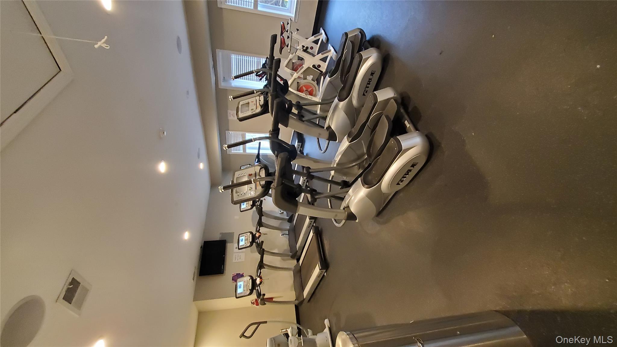 11 Idaho # 11, Coram, NY 11727