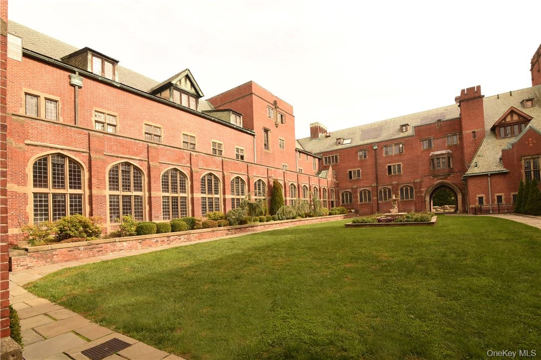 304 Chateau Rive Street # 304, Peekskill, NY 10566