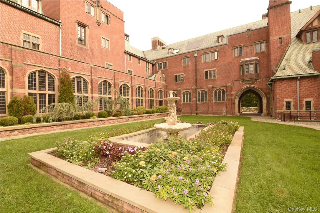 304 Chateau Rive Street # 304, Peekskill, NY 10566