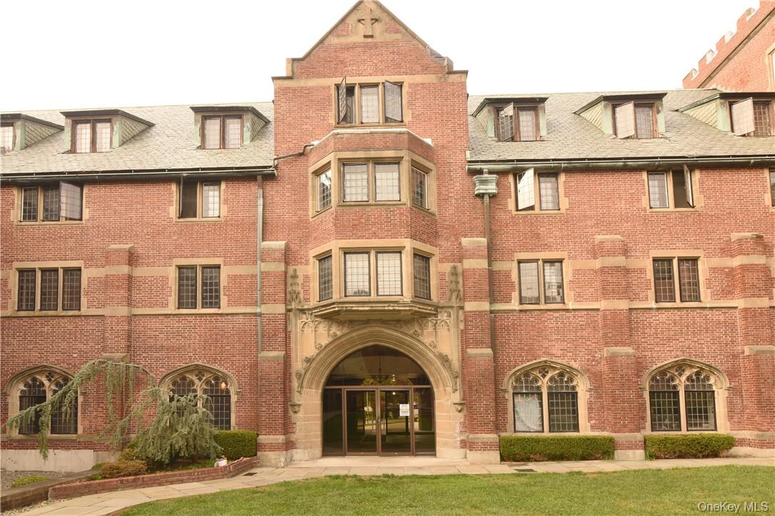 304 Chateau Rive Street # 304, Peekskill, NY 10566