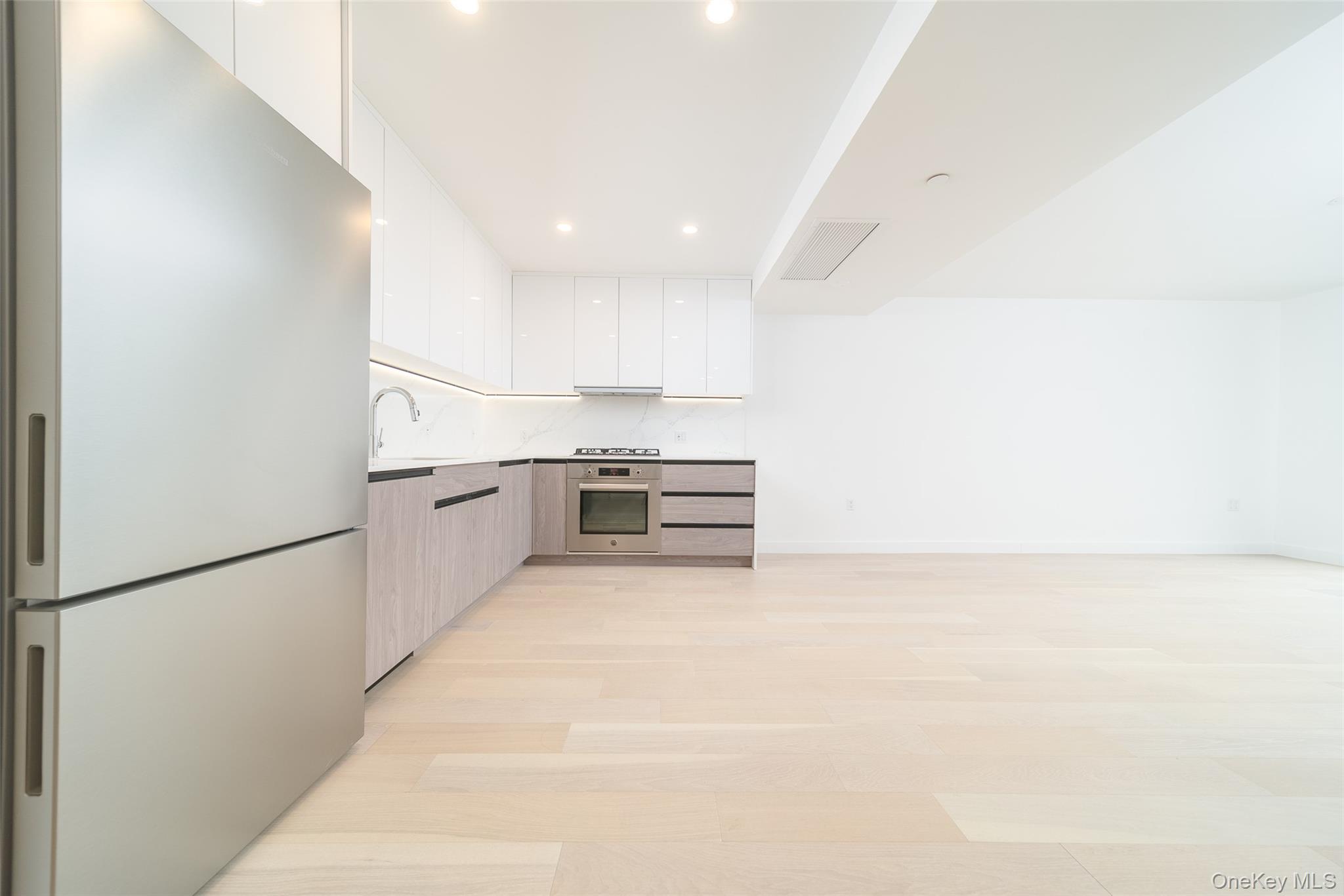 14449 Northern Boulevard # 525, Flushing, NY 11354