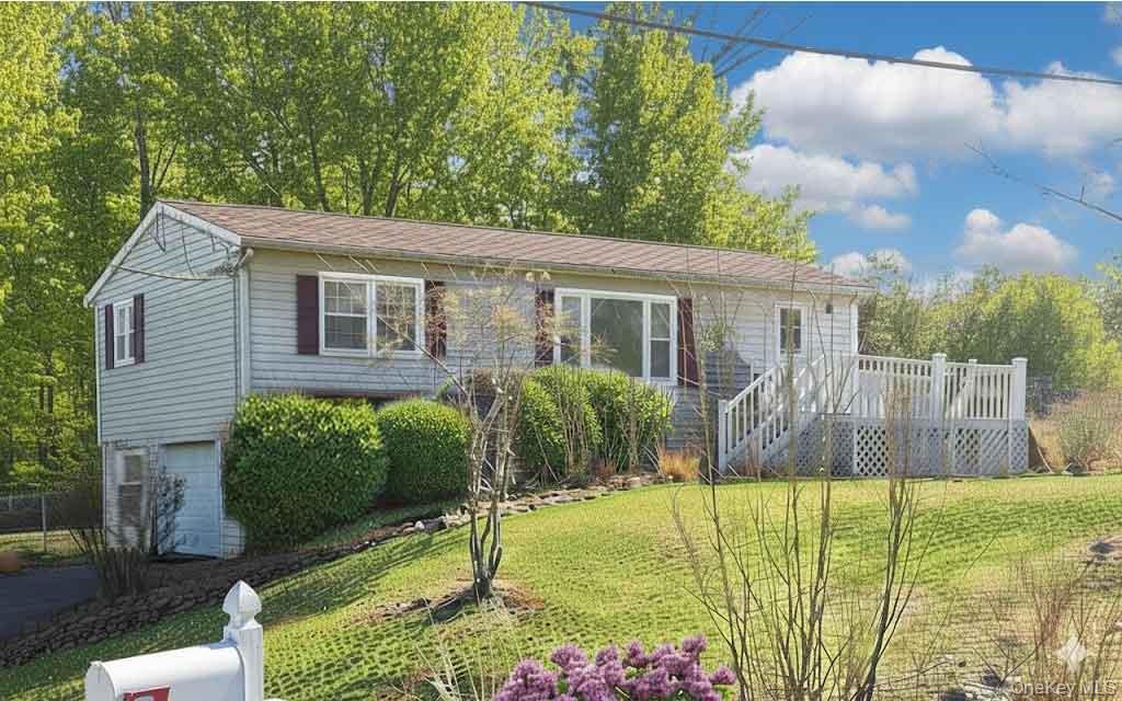 9 Merriewold Lane S, Monroe, NY 10950