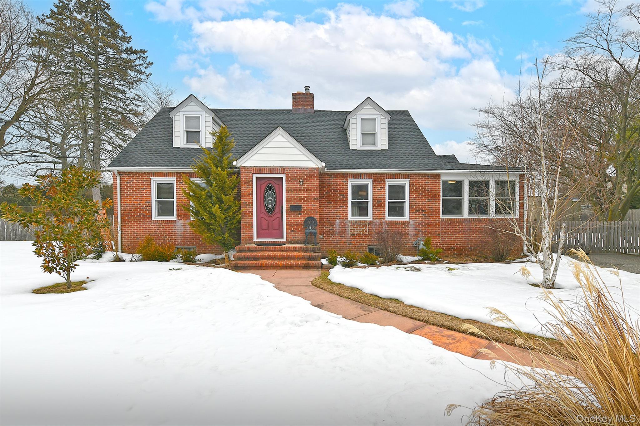 1 Central Street, Greenlawn, NY 11740