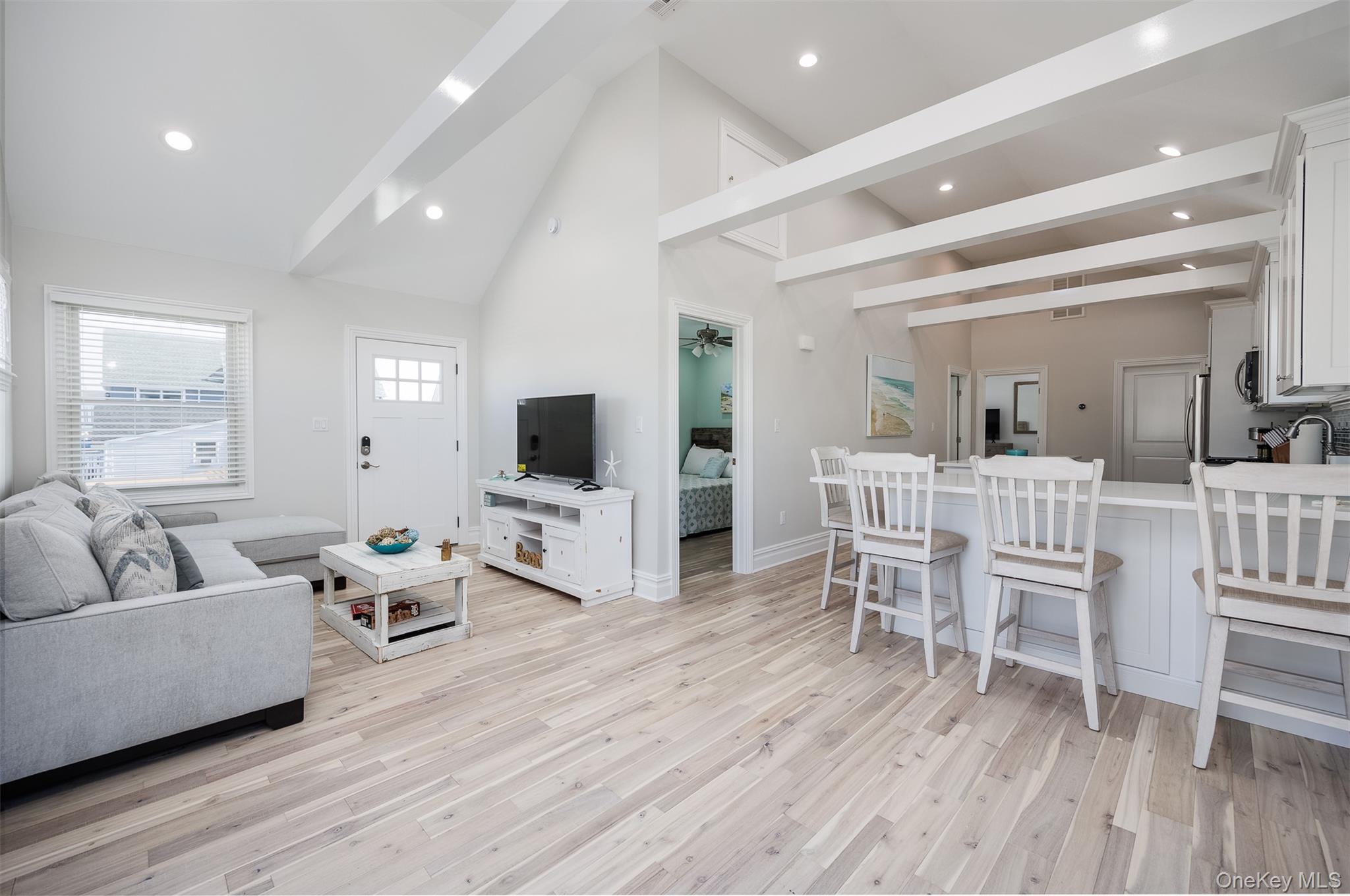 24 Pennsylvania Avenue # Upper, Long Beach, NY 11561