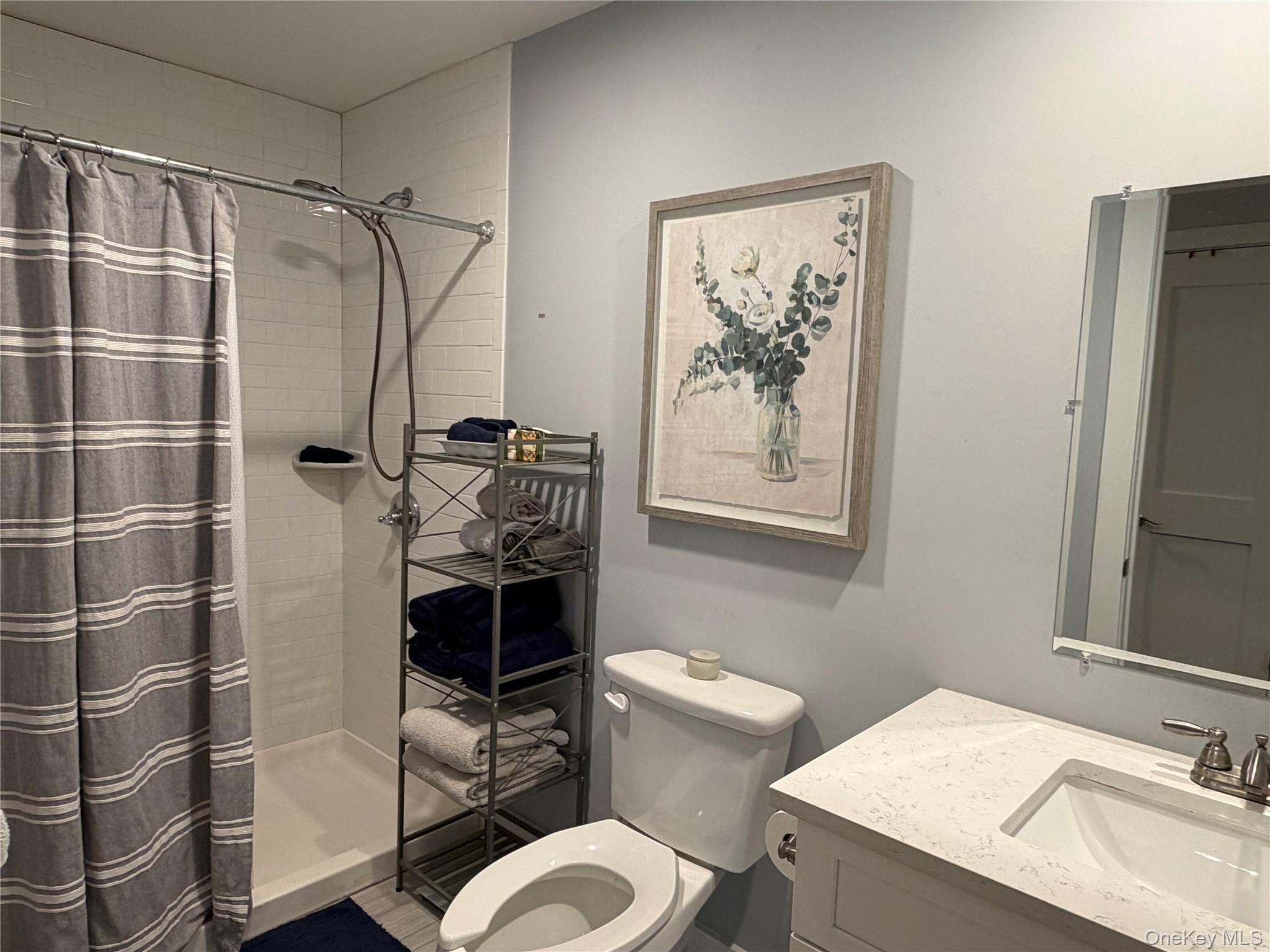 87-89 W Main Street, East Islip, NY 11730