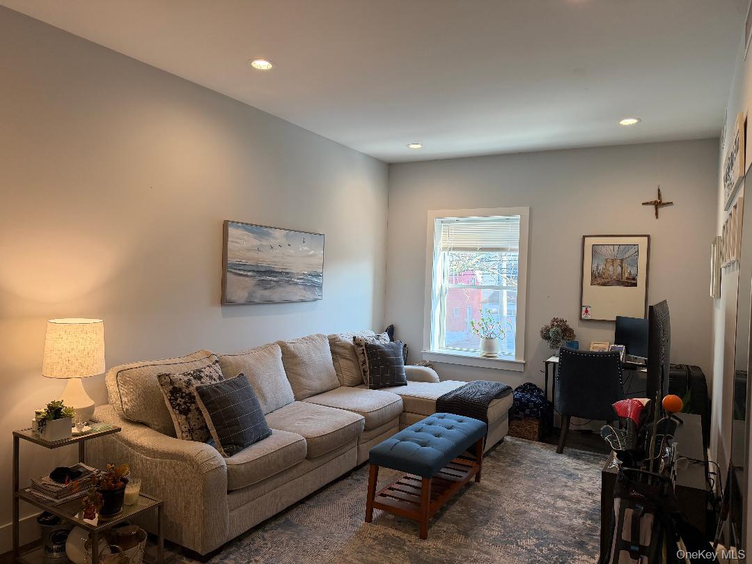 87-89 W Main Street, East Islip, NY 11730