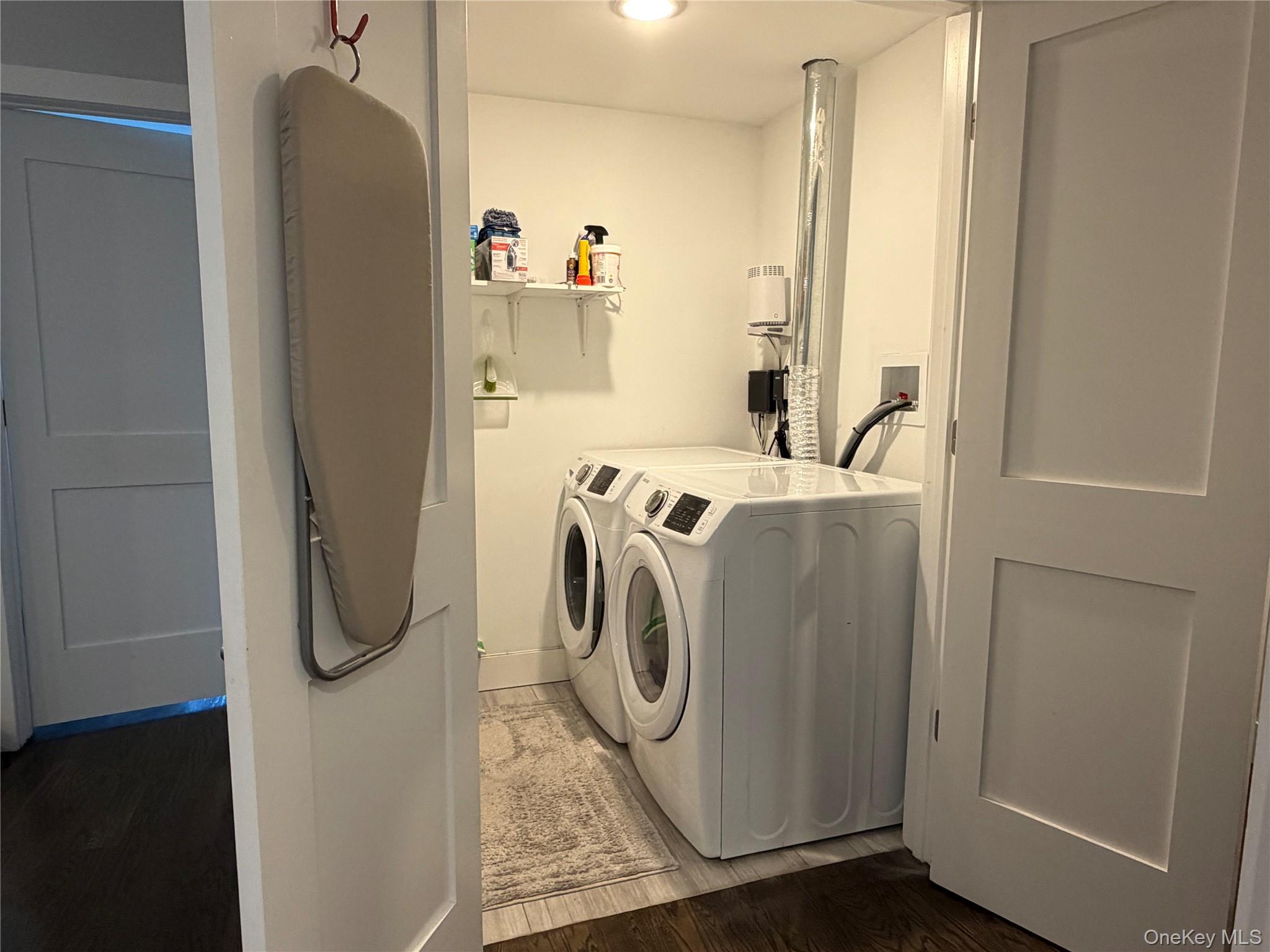 87-89 W Main Street, East Islip, NY 11730