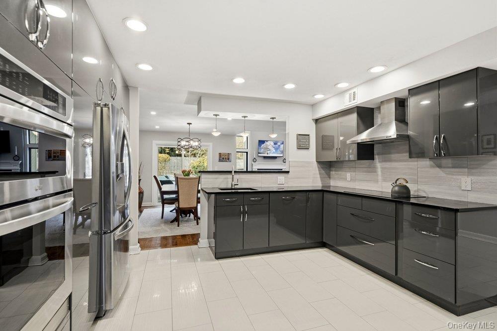 8 Wimbledon Court, Jericho, NY 11753