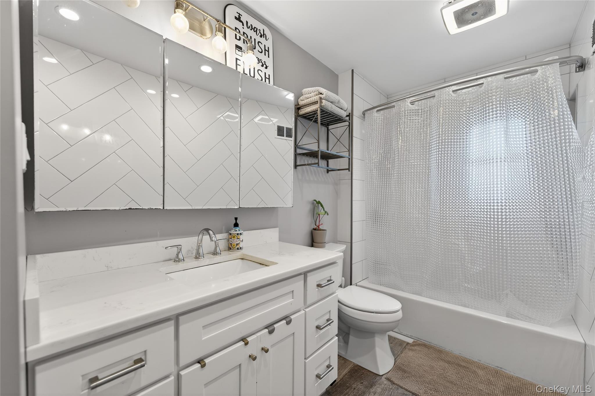 3530 Long Beach Road # 8, Oceanside, NY 11572