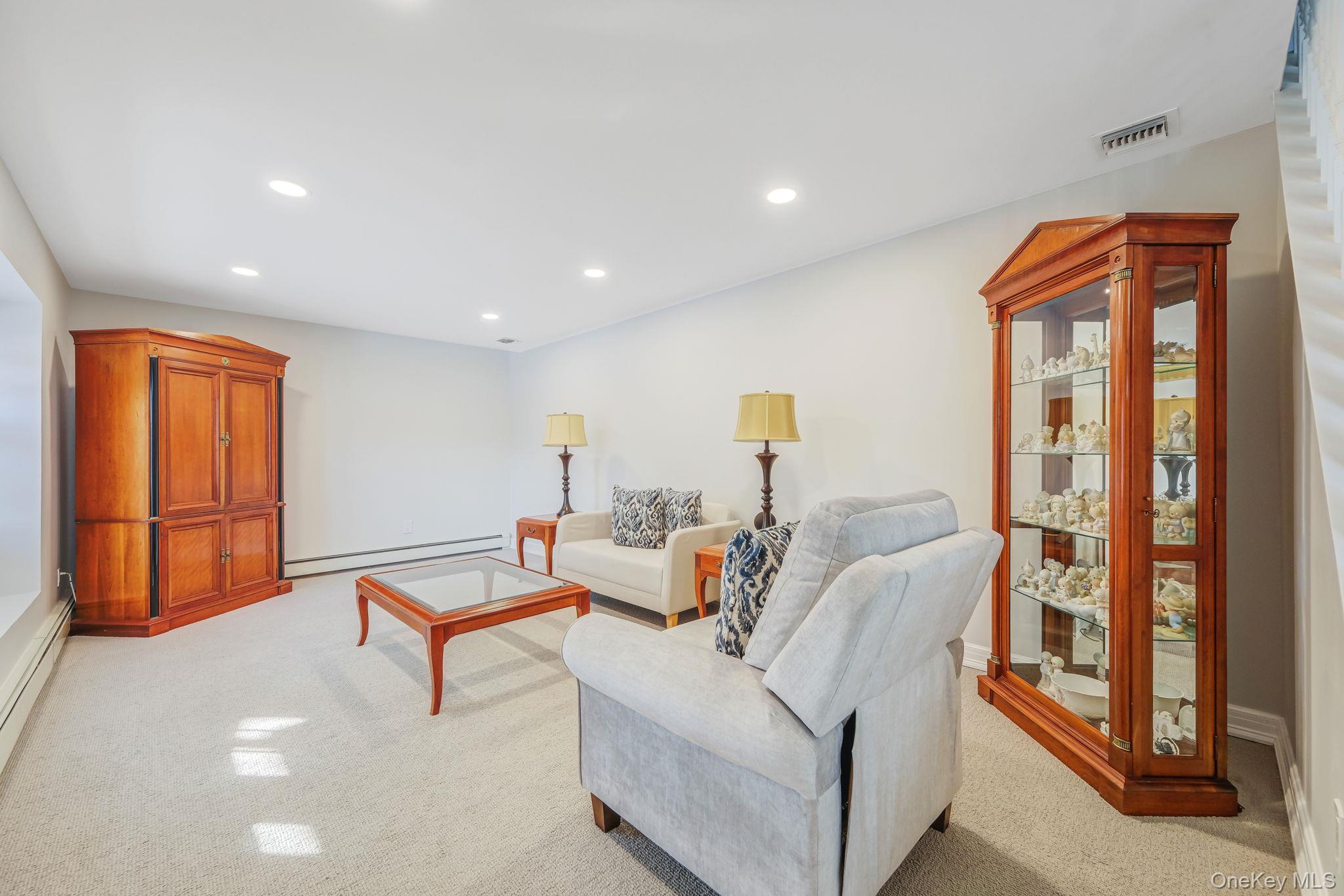 1 6th Street, Nesconset, NY 11767