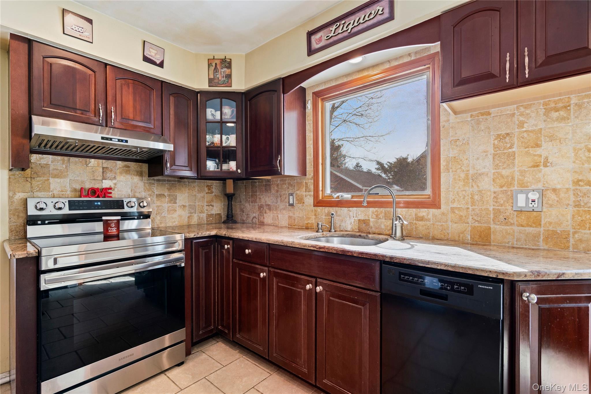 25 State Place, Huntington, NY 11743