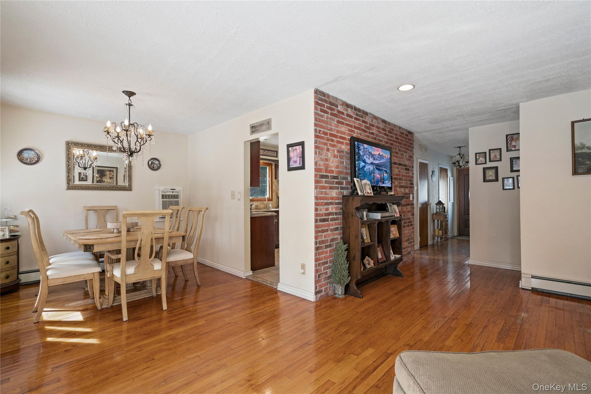 25 State Place, Huntington, NY 11743