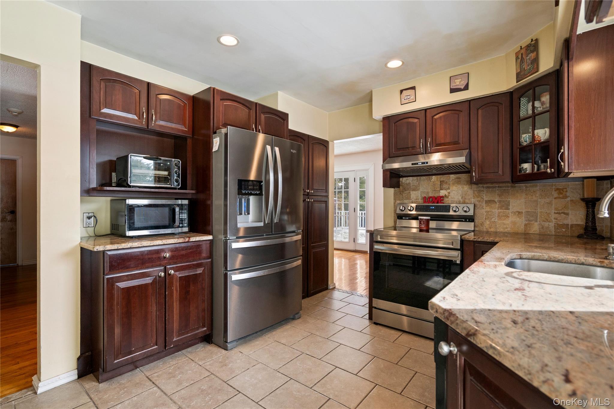 25 State Place, Huntington, NY 11743