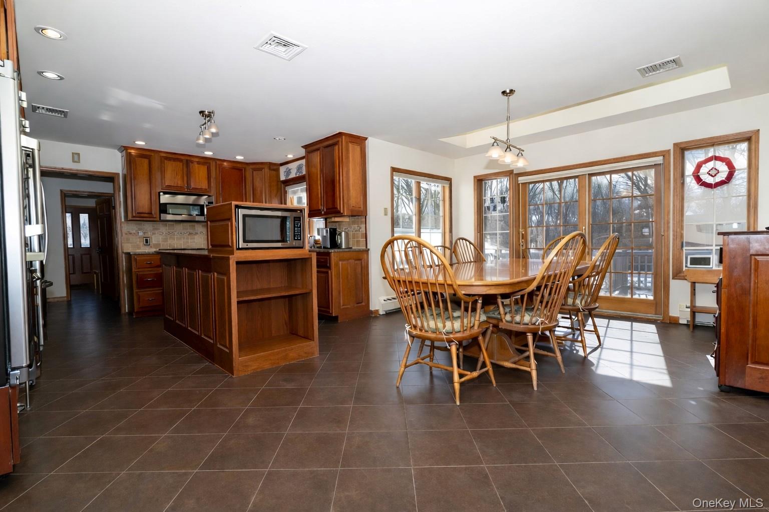 3 Danielle Court, Montebello, NY 10901