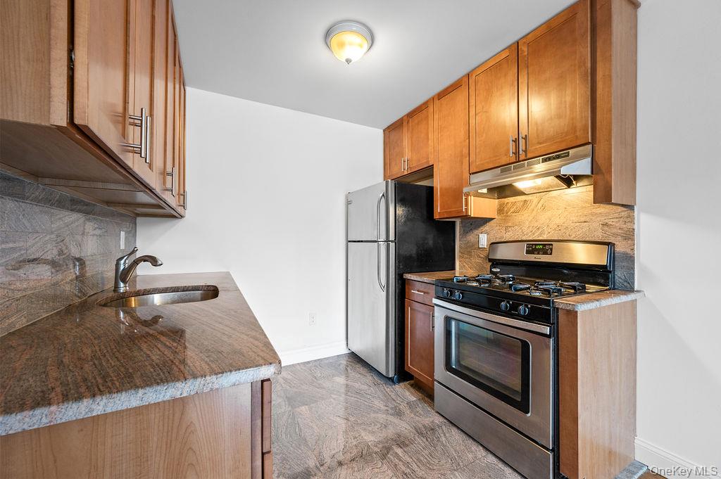 13911 34th Avenue, Flushing, NY 11354