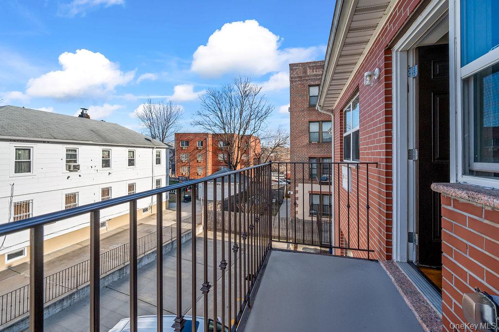 13911 34th Avenue, Flushing, NY 11354