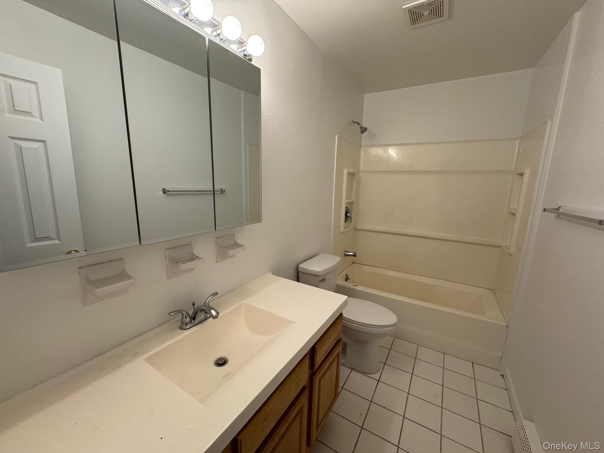 27 Brewester Drive, Cornwall, NY 12518