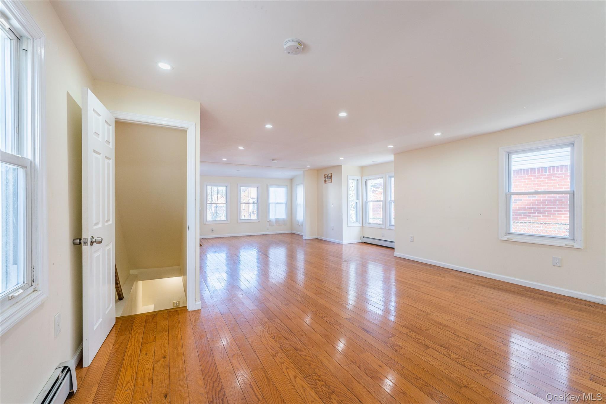 15424 13th Avenue, Whitestone, NY 11357