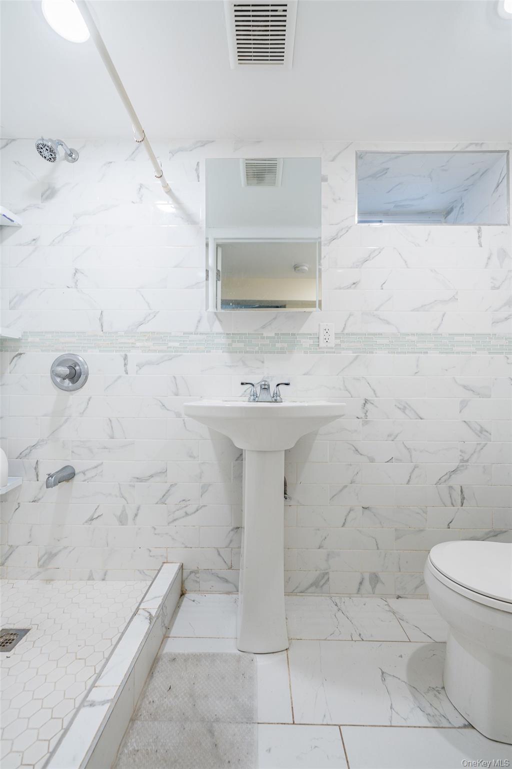 15424 13th Avenue, Whitestone, NY 11357