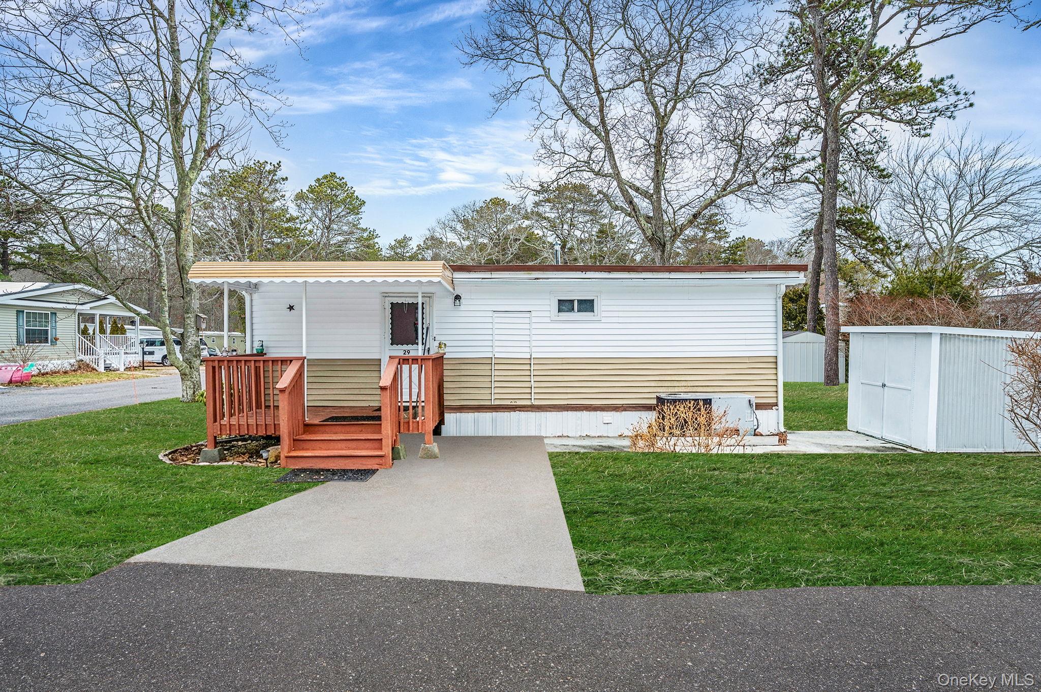 525 Riverleigh Avenue # 29, Riverhead, NY 11901