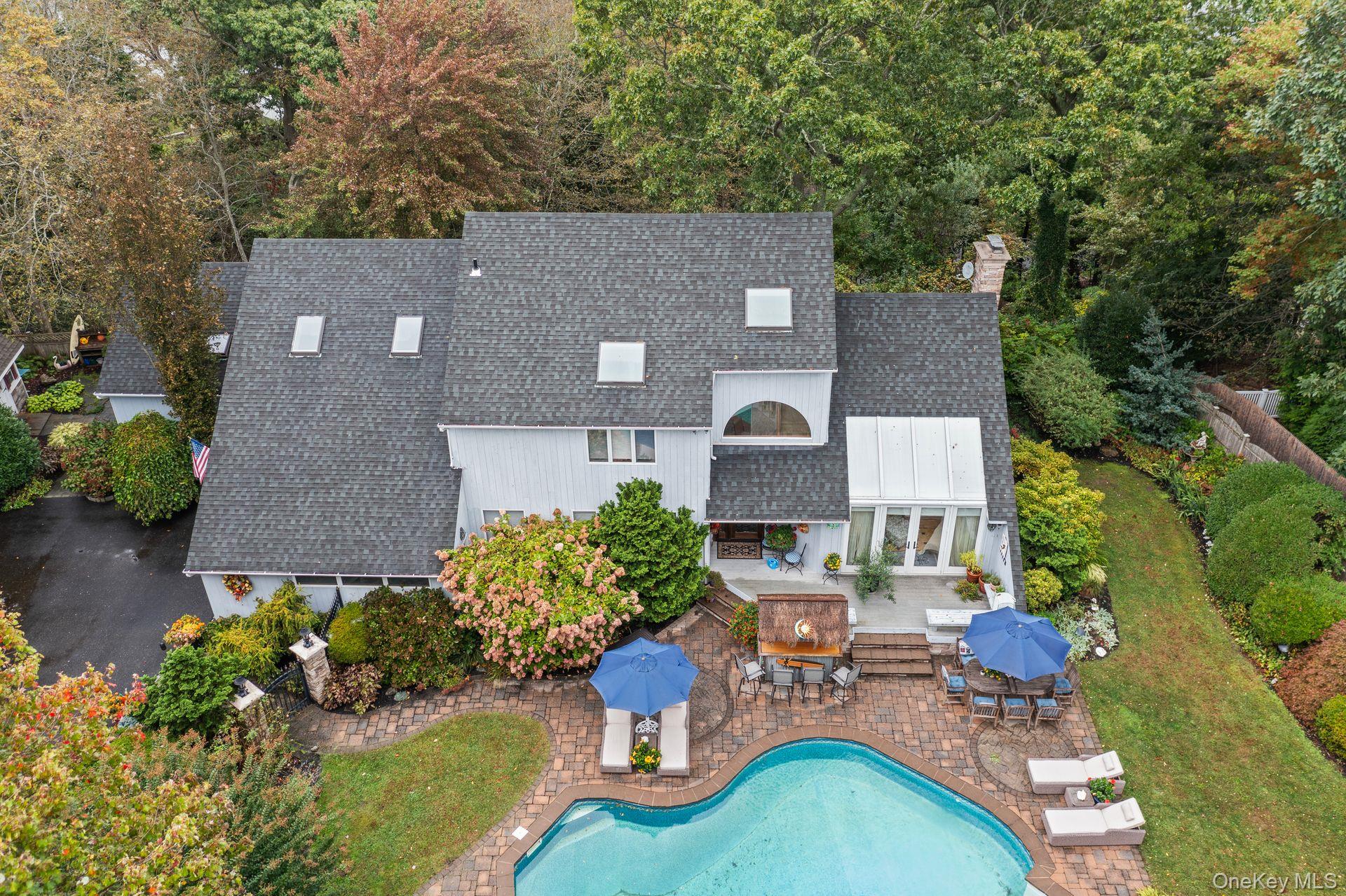 6 Bluffview Court, Miller Place, NY 11764