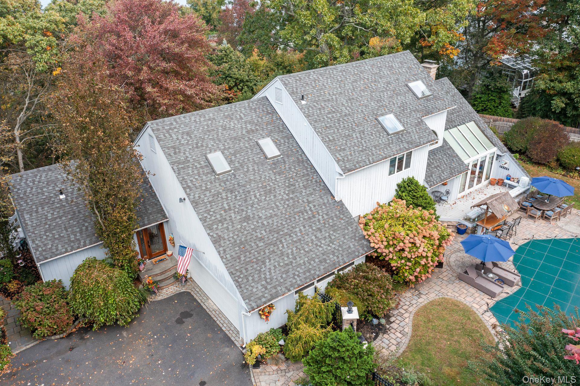 6 Bluffview Court, Miller Place, NY 11764