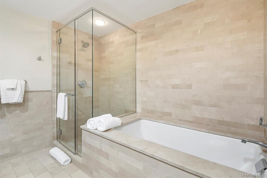 1 Renaissance Square # 9D, White Plains, NY 10601