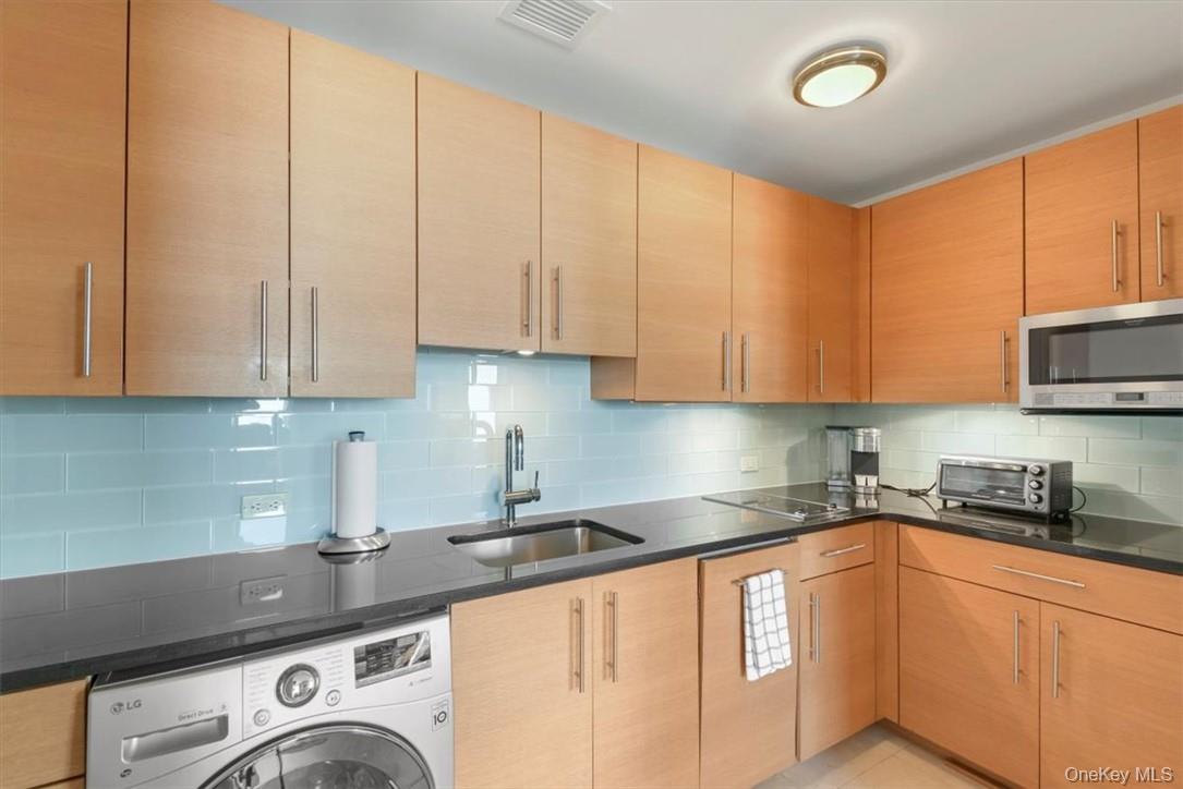 1 Renaissance Square # 9D, White Plains, NY 10601