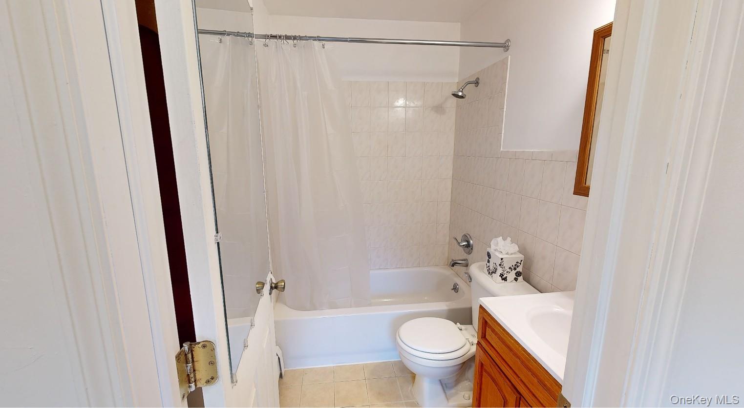 143 Hawthorne Street, Mastic, NY 11950